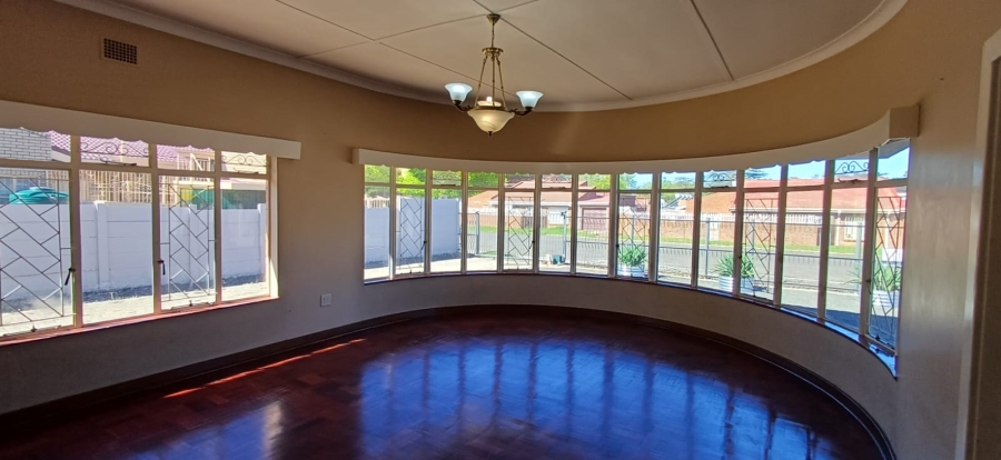 To Let 4 Bedroom Property for Rent in Bethlehem Free State